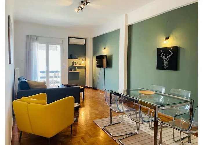 Cozy Apartment In Central Athens - Sleeps 6